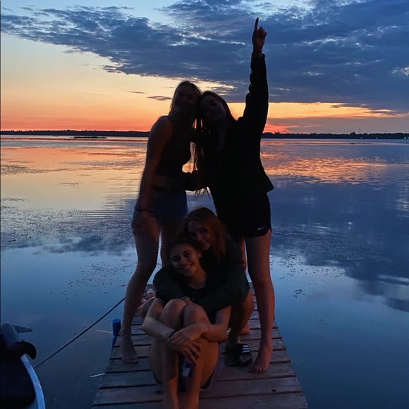 Meet your Posher, Emily - Picture 1 of 1